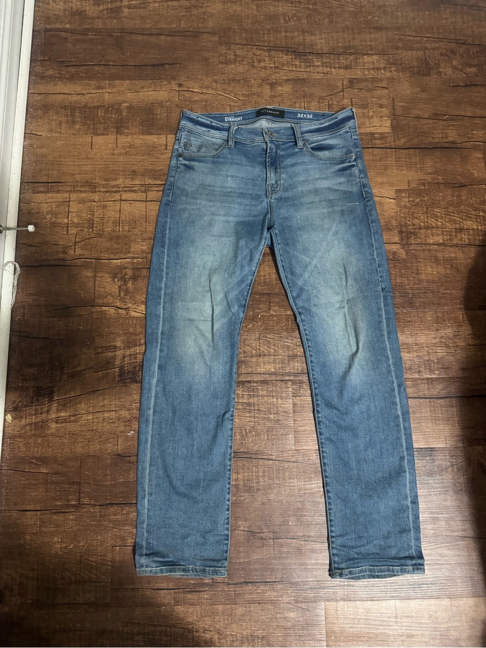 Liverpool Relaxed Straight Jeans Medium Wash Sz 32x32